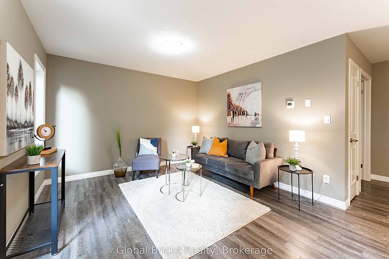 Woodstock Townhouse for rent - 3 Bedrooms — photo 4