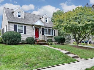 58 Highwood Ave, Waldwick, NJ 07463