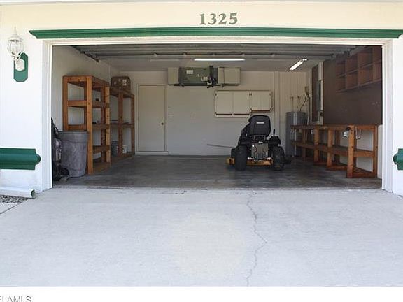 4th image of 1325 NE Juanita Pl