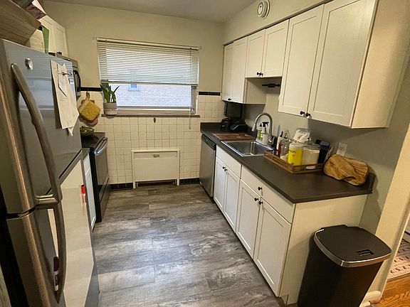 3rd image of 3279 Linwood Ave #2