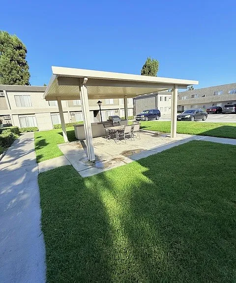 Villa Vista Apartments — Photo 14