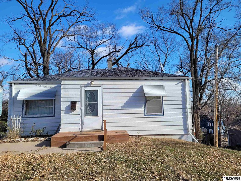 1st image of 7205 N Ridge Dr