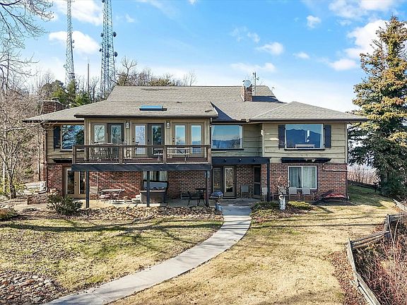 5th image of 3060 Tower Rd