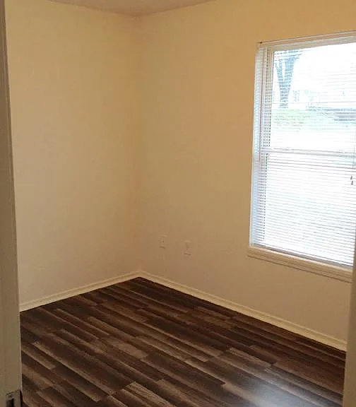 1130 Cates St — Photo 6