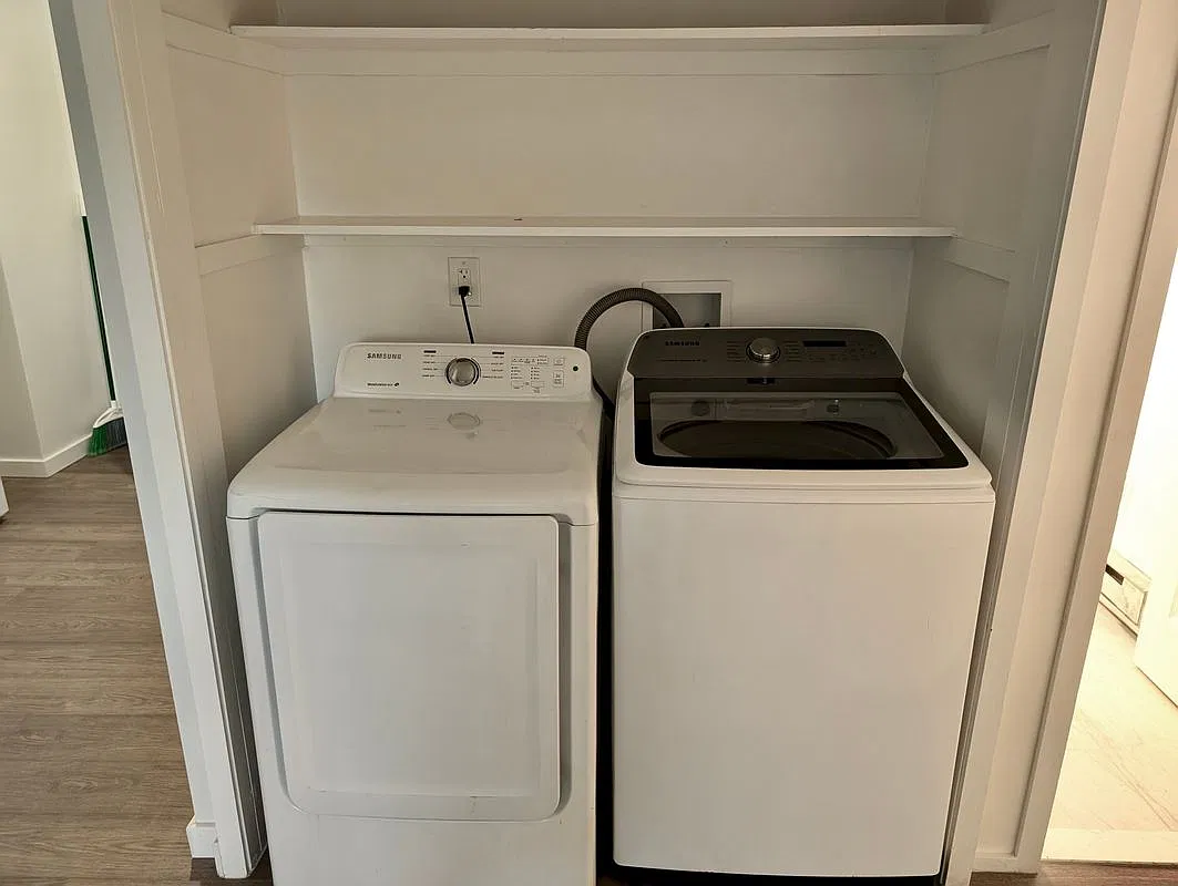 2 bed, 1.0 bath, 700 sqft, $2,000 — Photo 2