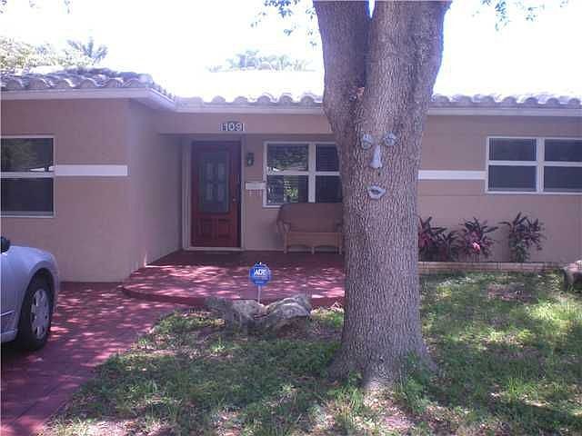 1st image of 109 N 32nd Ave