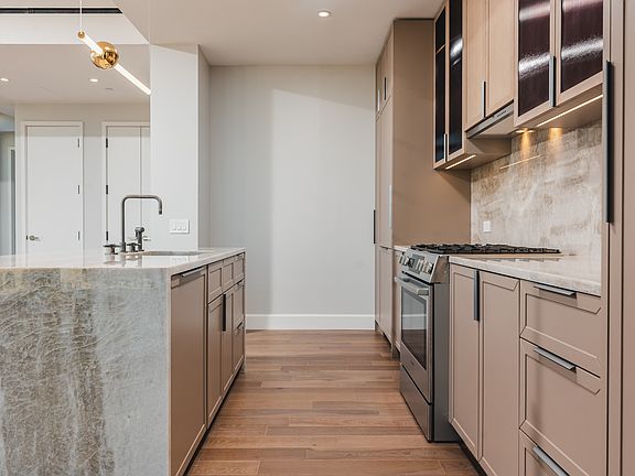 4th image of 262 9th St #804