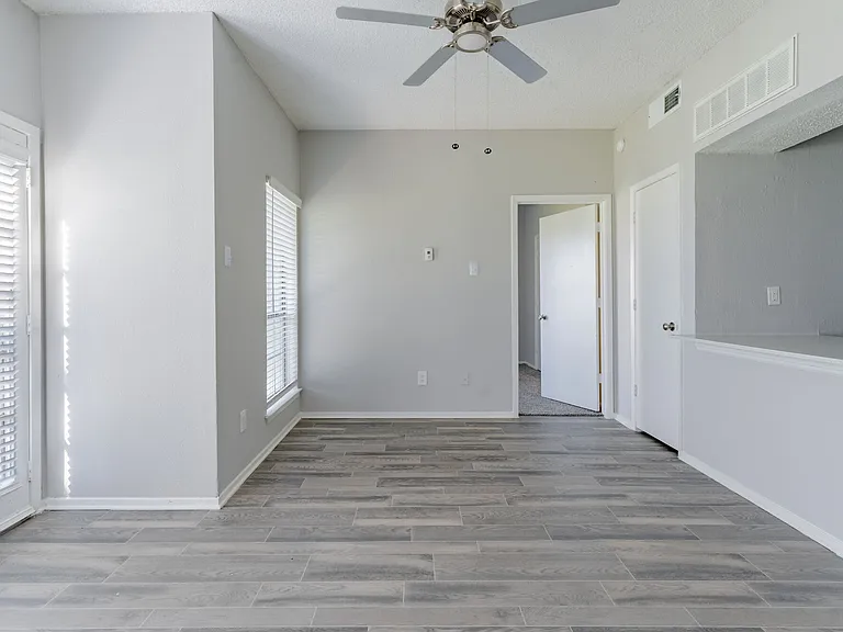 Ronan Apartment Homes — Photo 47
