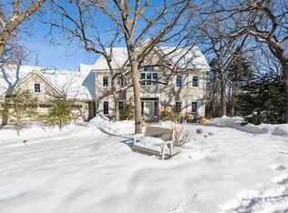 807 Promontory Pl, Eagan, MN 55123