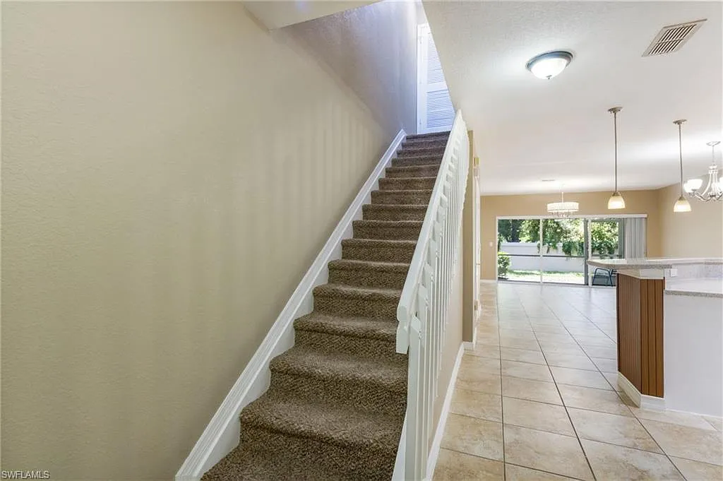 Olympia Pointe — Photo 4