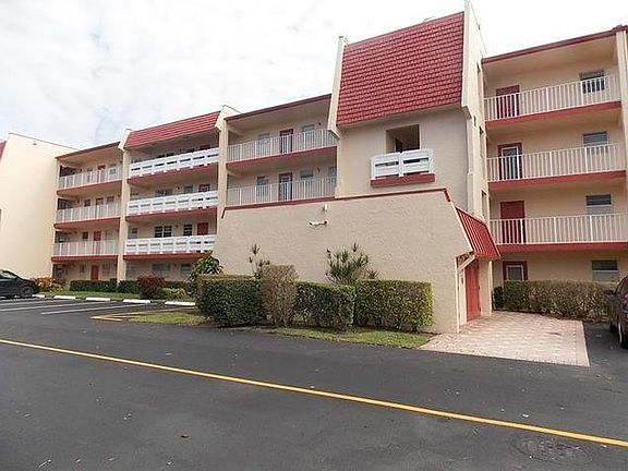 2nd image of 1015 Country Club Drive #304