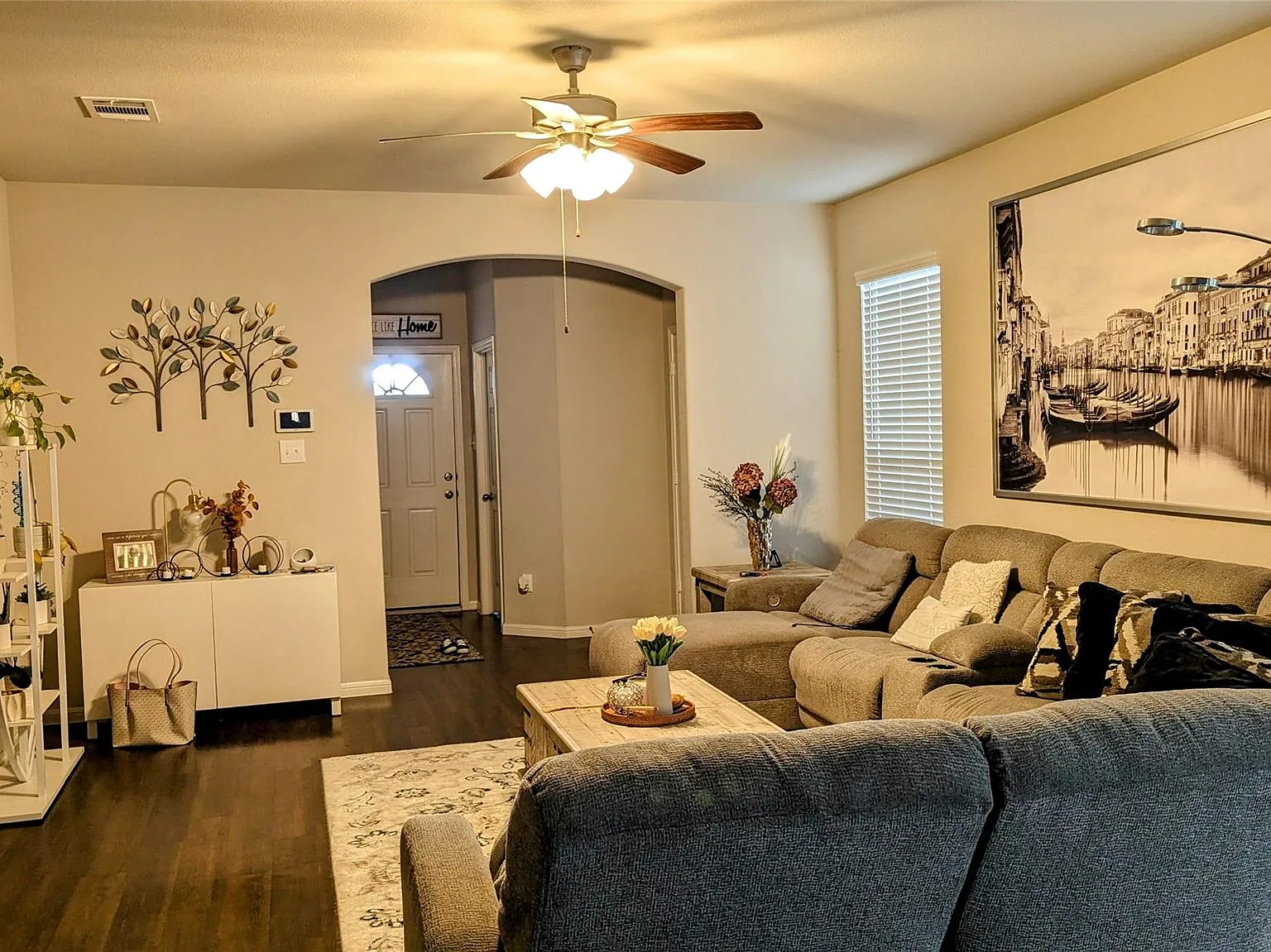 3 bed, 2.0 bath, $2,450 — Photo 2