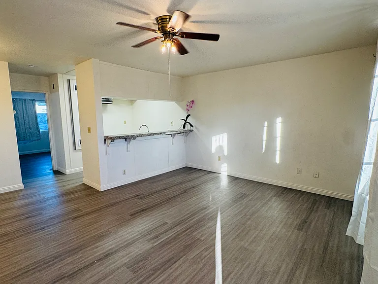 1702 N Wilmington Blvd #2 — Photo 4