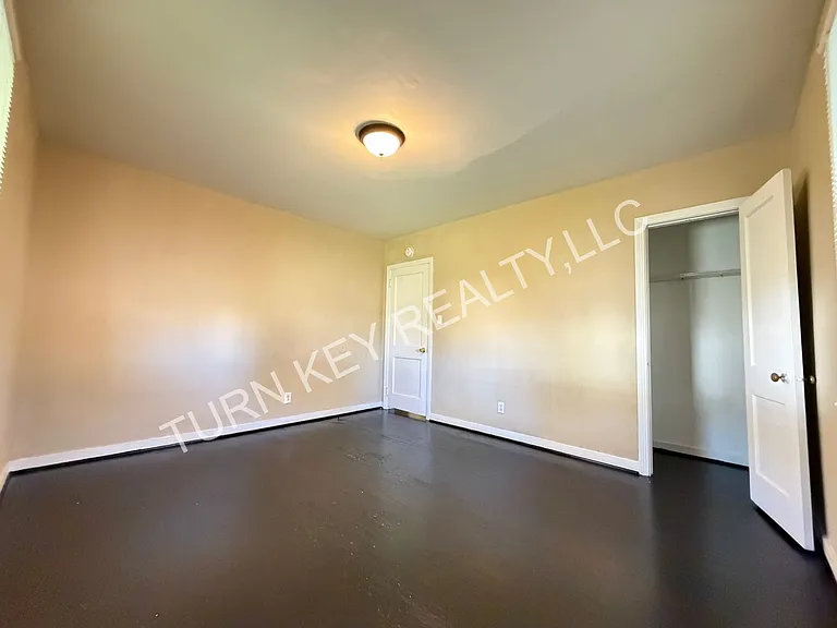 305 McPherson Ave — Photo 12