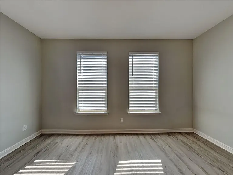 9329 Belle River Trl — Photo 2