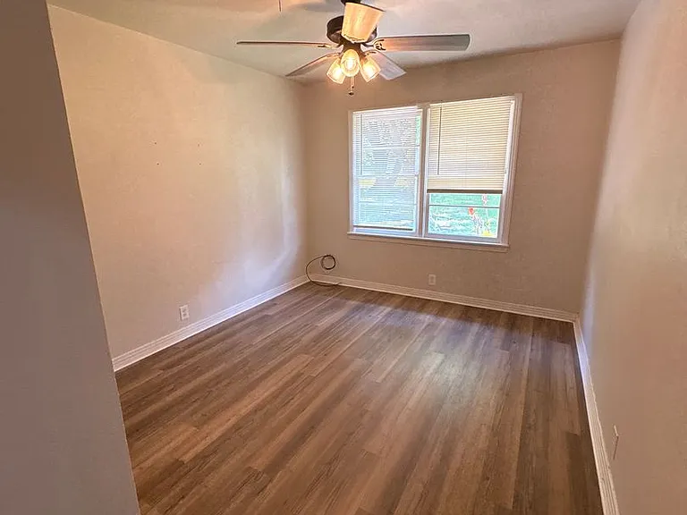 1505 S 49th St — Photo 10