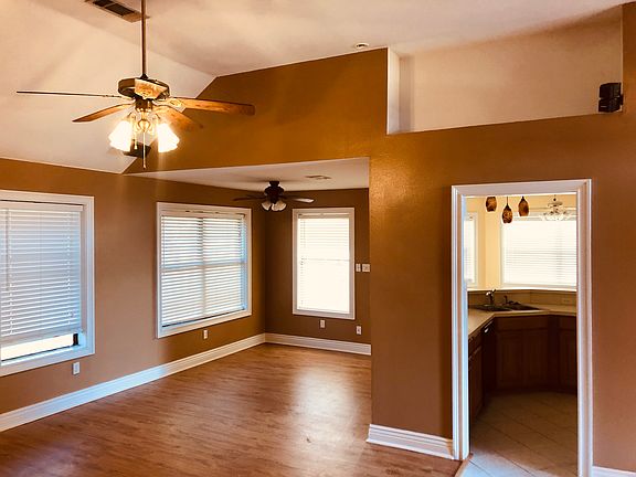 3rd image of 1524 Hayloft Ln