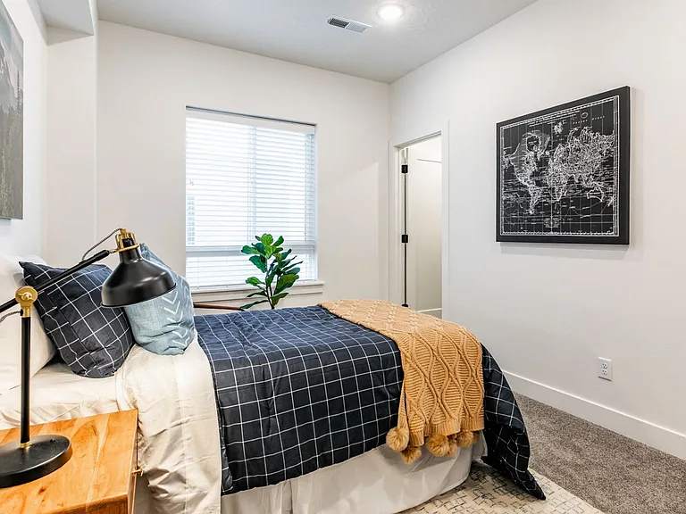 Central Heights Townhomes — Photo 59