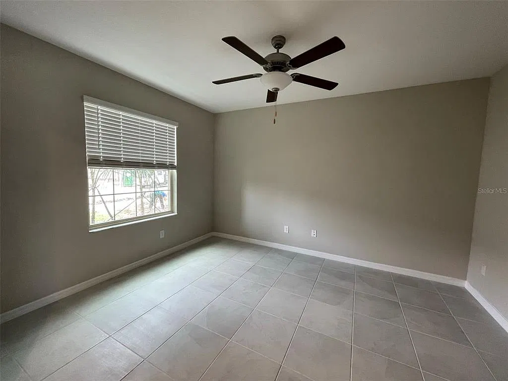 6 bed, 3.0 bath, 3092 sqft, $3,000 — Photo 2