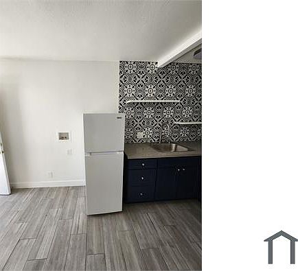 3rd image of 119 W New York Ave APT 1