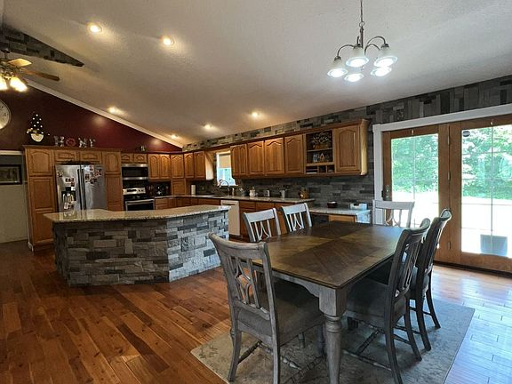 4th image of 29430 Chestnut Dr