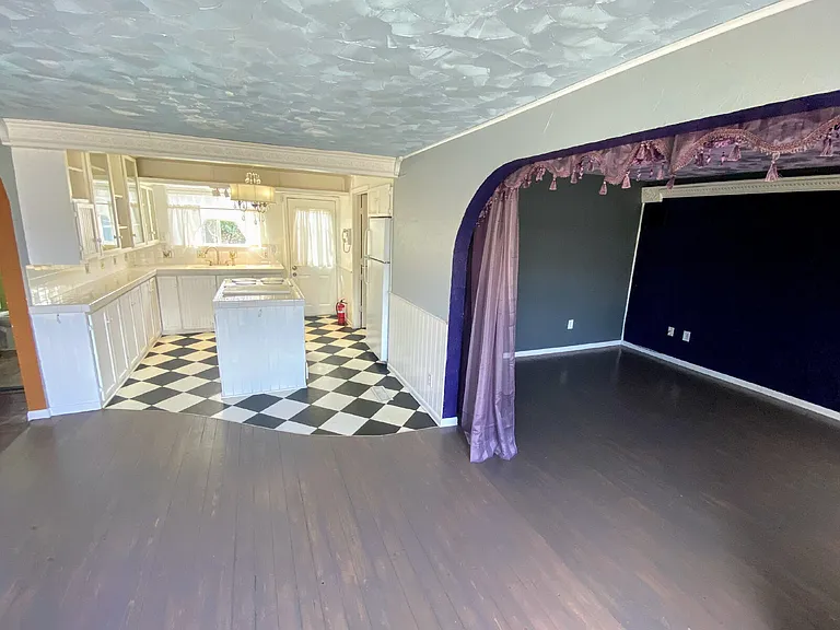 2555 Patrice Dr — Photo 7