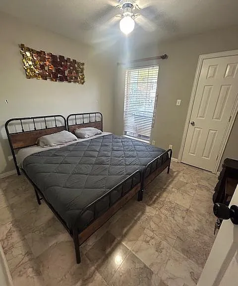 Encino Dr — Photo 1
