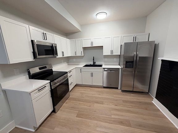 4th image of 1209 Loraine St