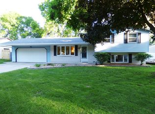 2476 Van Beek Rd, Green Bay, WI 54311