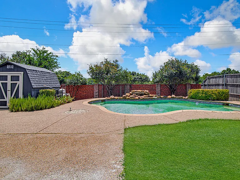 1611 Watson Dr — Photo 27