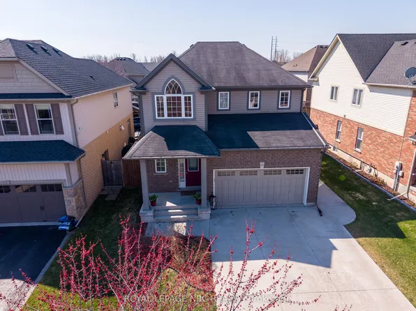 12 Wilfrid Laurier Cres, Saint Catharines, ON L2P 0A4