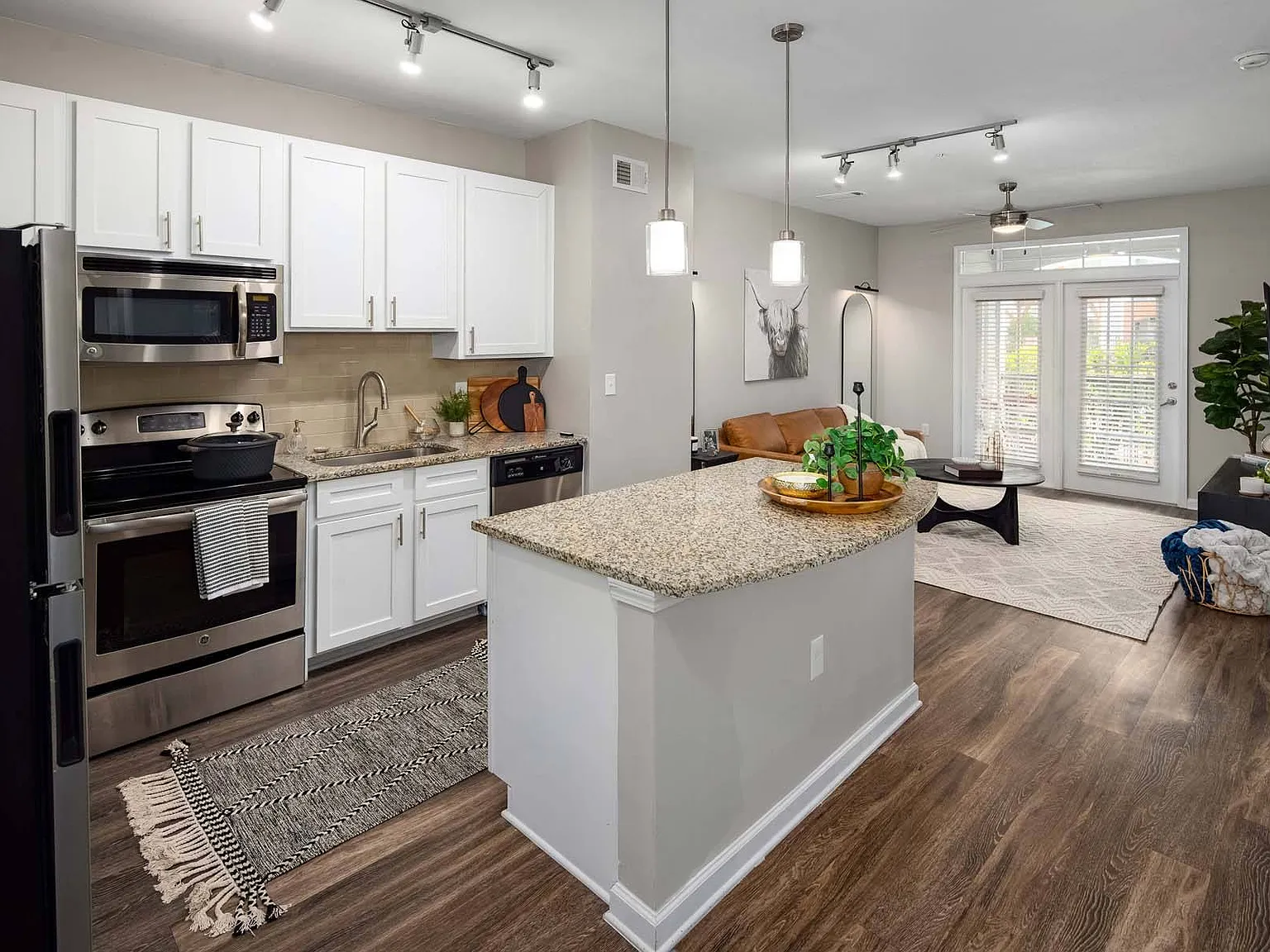 Avanti Brookhaven — Photo 3