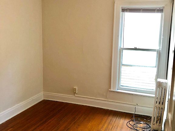 3rd image of 820 Elmwood Ave APT 4