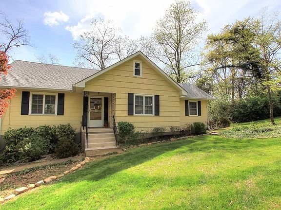 3rd image of 3245 Ozark Cir