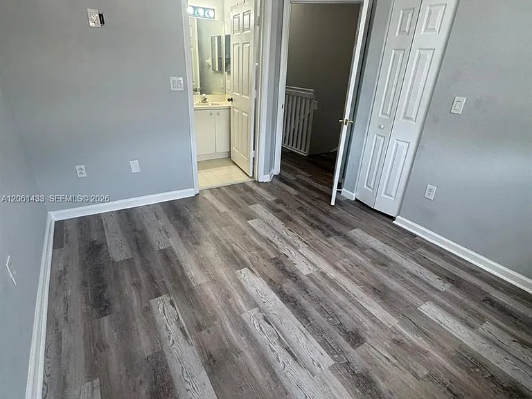 8811 S Isles Cir #8811 — Photo 7