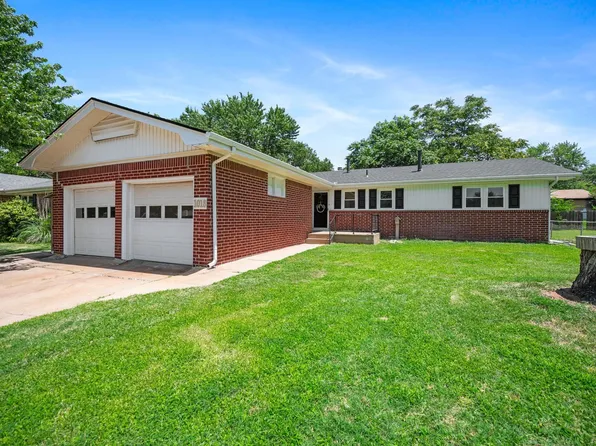 1018 S Capri Ln, Wichita, KS 67207