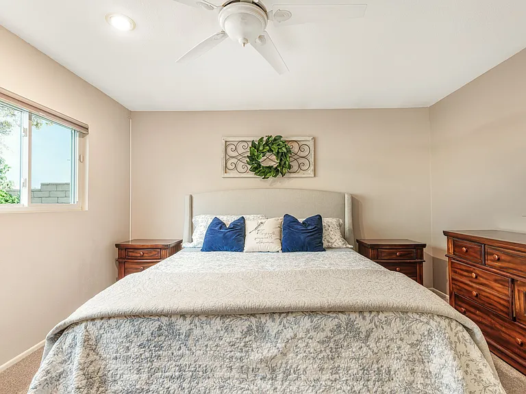 43260 Silktree Ln — Photo 16