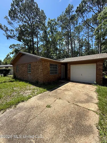 1616 Courtney Dr Photo 1