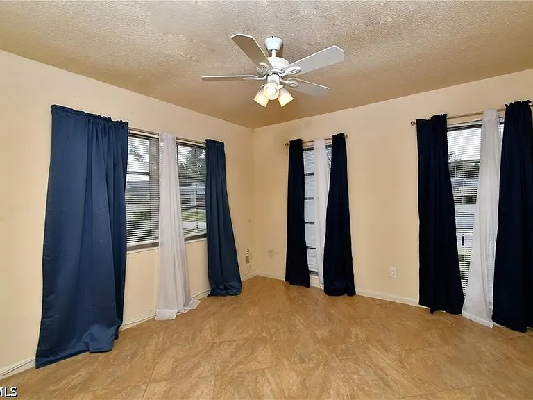 9 Park Lane Cir — Photo 17