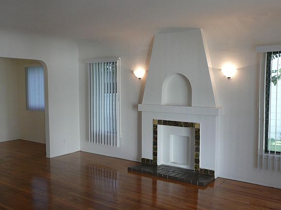 3rd image of 1008 E Garfield Ave #1/2