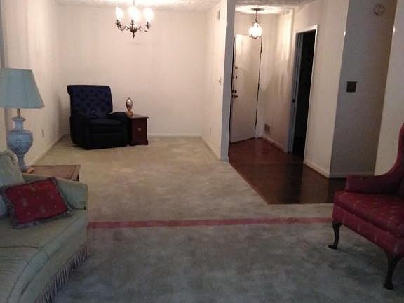 3rd image of 1600 Gardiner Ln APT 112B