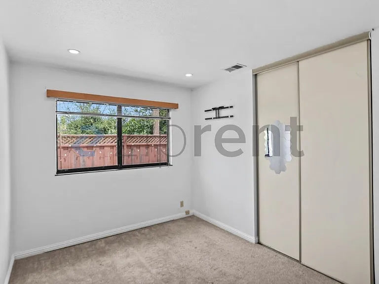 2872 Pickford Pl — Photo 20