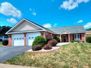 132 Red Oak Dr, Staunton, VA