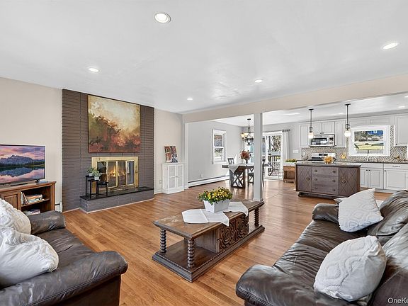 4th image of 82 Taxter Road