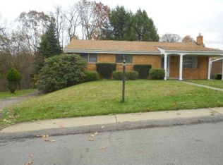 3400 E Stag Dr, Gibsonia, PA