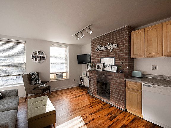 3rd image of 234 Sackett St APT 4R
