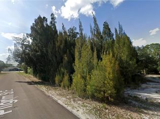 955 Pilgrim St E, Lehigh Acres, FL 33974
