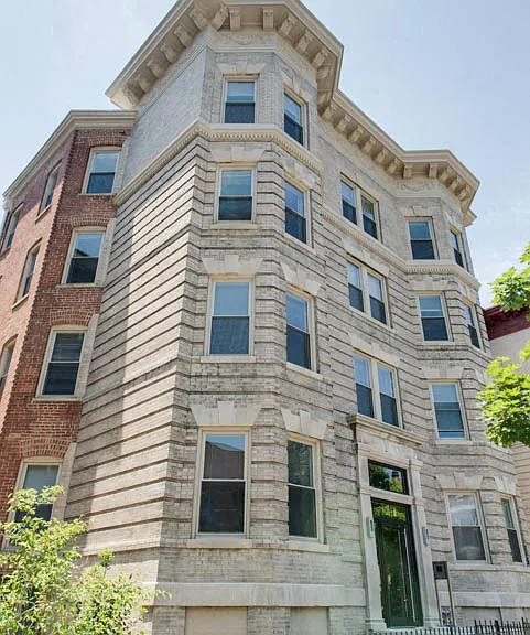 1430 W — Photo 1