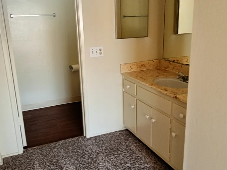 Castellana Apt. — Photo 8