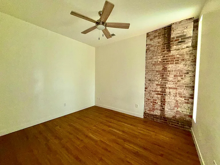 2201 Lexington Ave #D — Photo 7